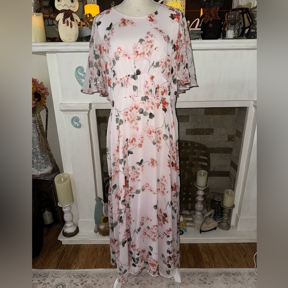 Calvin Klein Dresses & Skirts - Calvin Klein Women's Floral-Print Cape-Back Maxi Dress. EUC